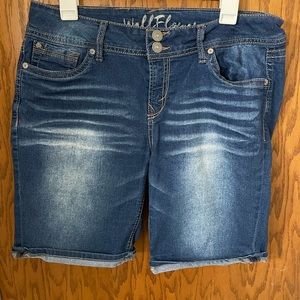 Blue jeans shorts light wash